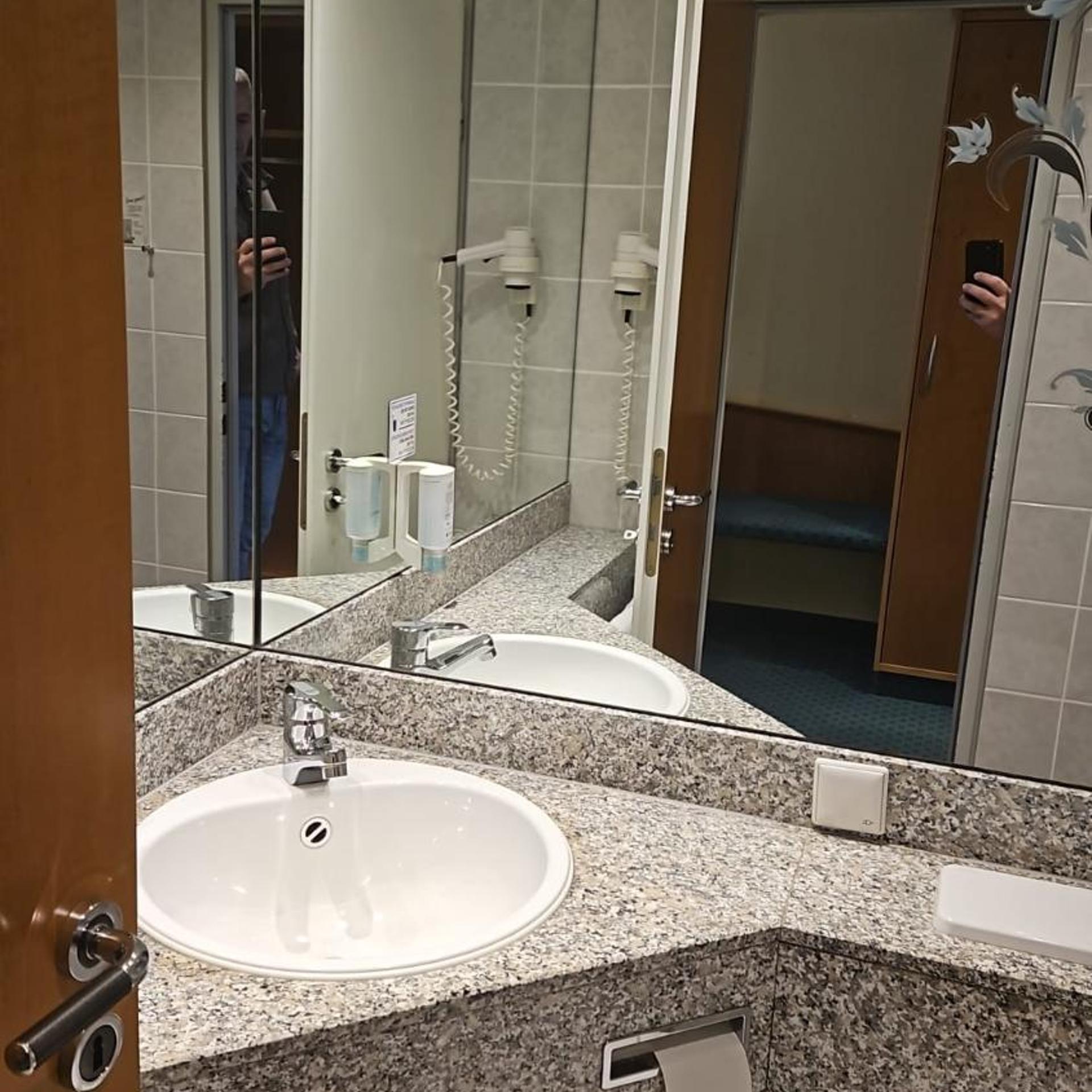 Hotel A2 35/37