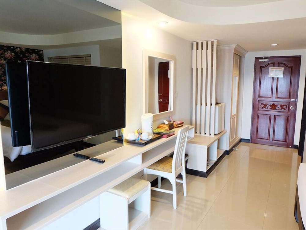 Grand Hill Resort And Spa 35/50