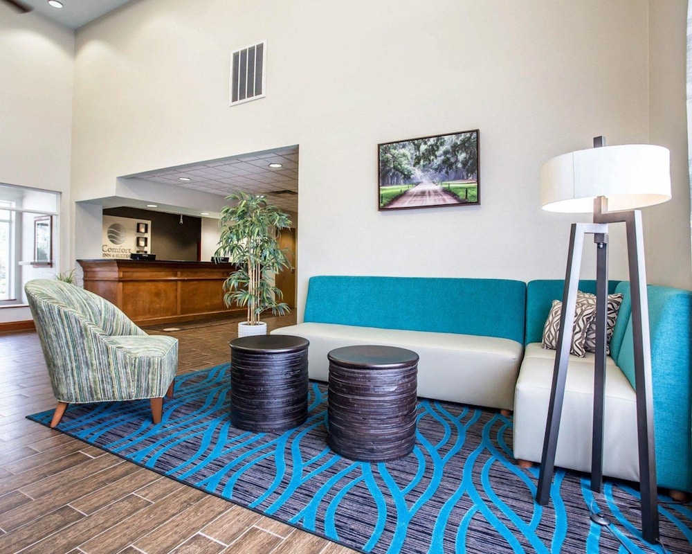 Comfort Inn & Suites Walterboro I-95 44/63