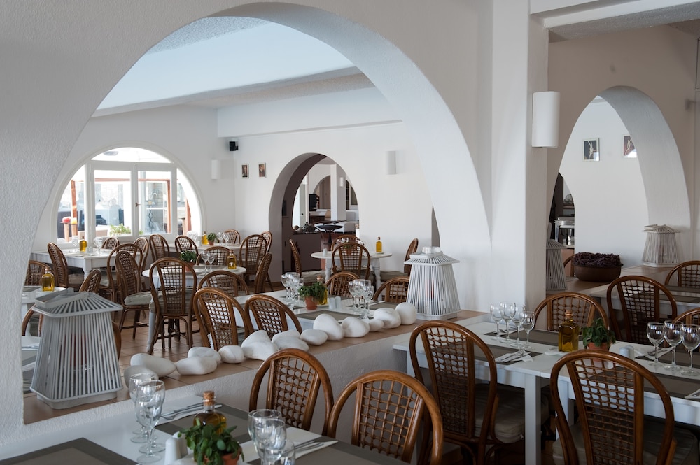 Pounda Resort Paros, a member of Radisson Individuals 40/57