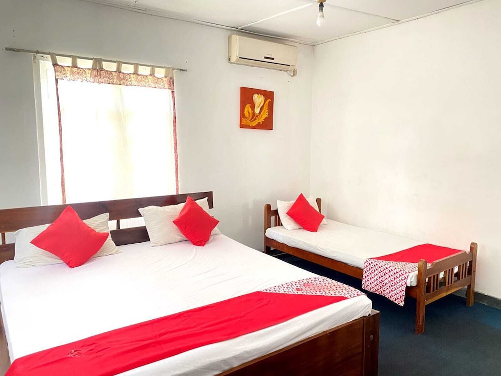 Layathraa Hotel And Restaurant 12/62