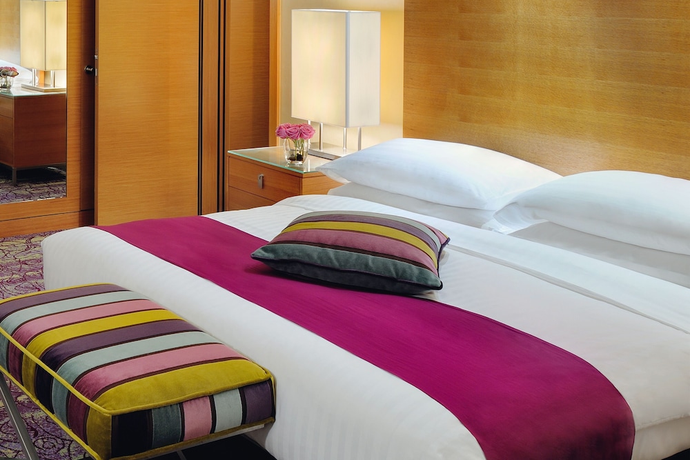 Qabila Westbay Hotel by Marriott 16/65