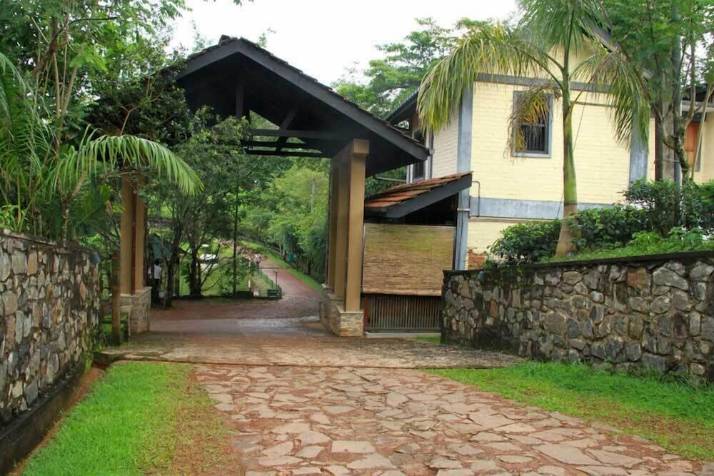 Lake Serenity Boutique Hotel 34/45