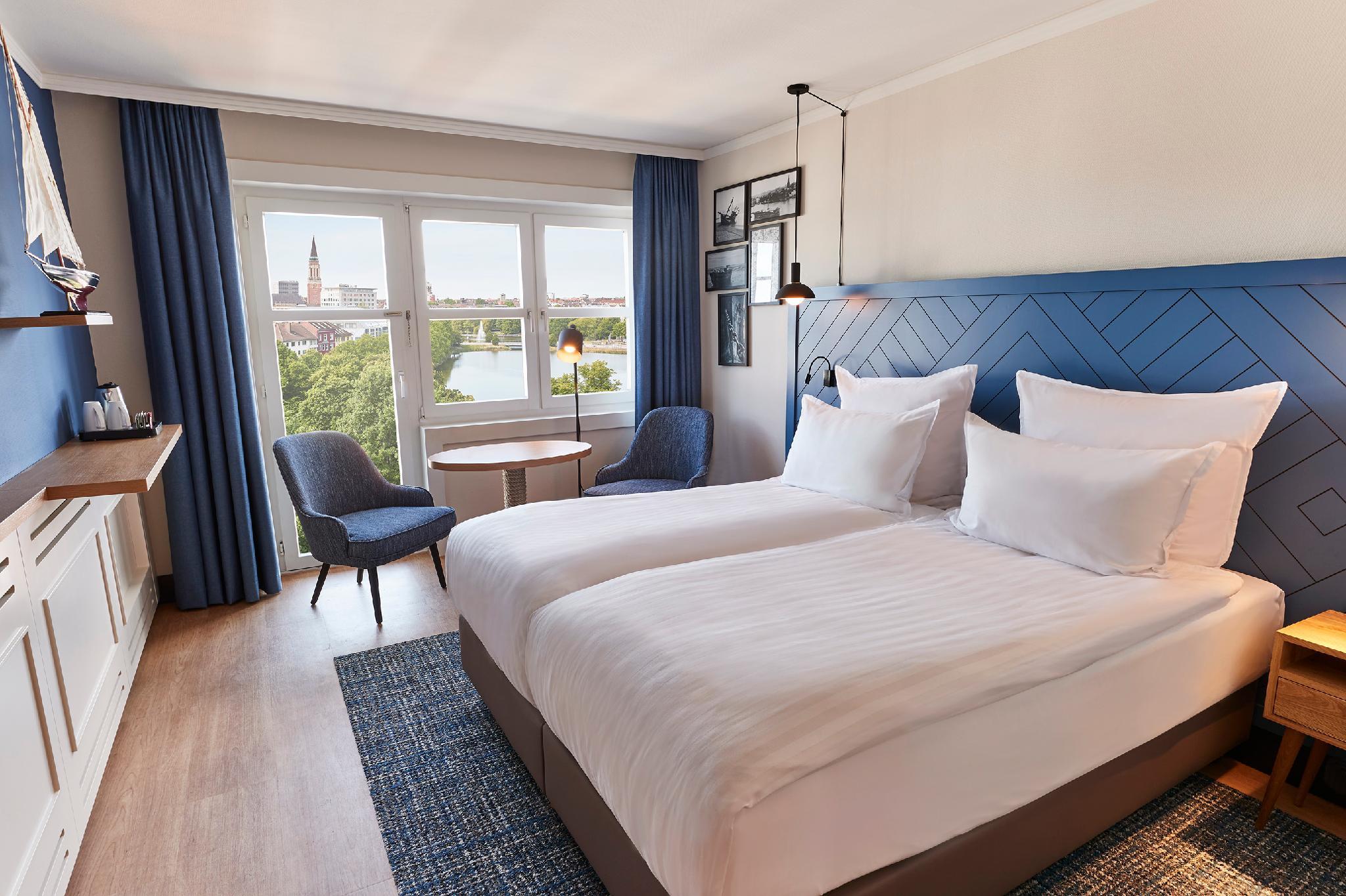 Comfort, Queen Bed