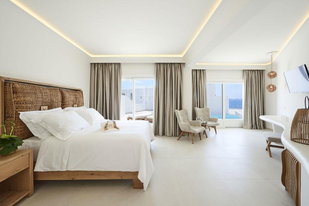 Exclusive, Suite, Queen Bed, Lateral Side Sea View, Private Pool