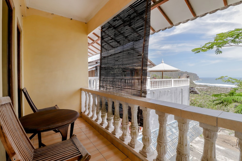Adinda Beach Hotel and Villa by ZUZU 46/57