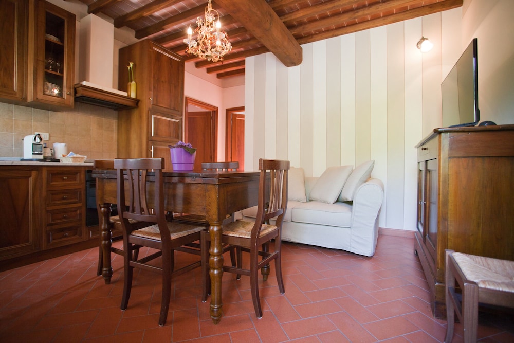 Relais Fattoria Belvedere 63/79