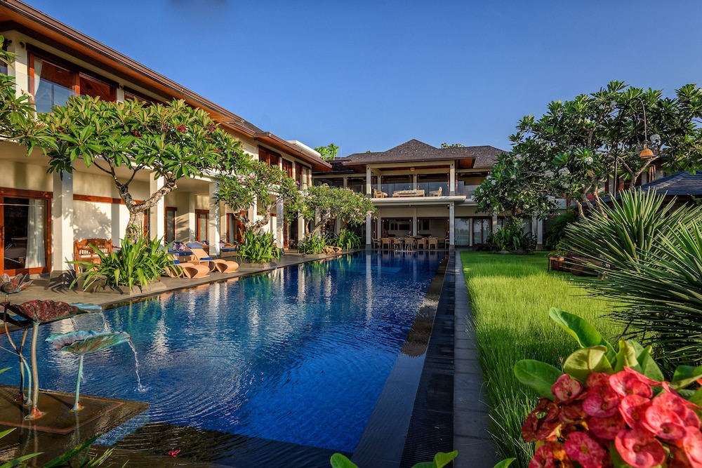 PRIVATE VILLAS OF BALI 49/50