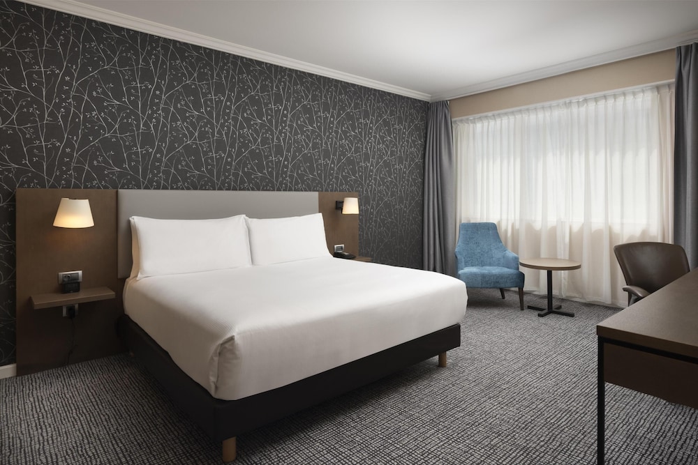ROOM, KING BED, ACCESSIBLE