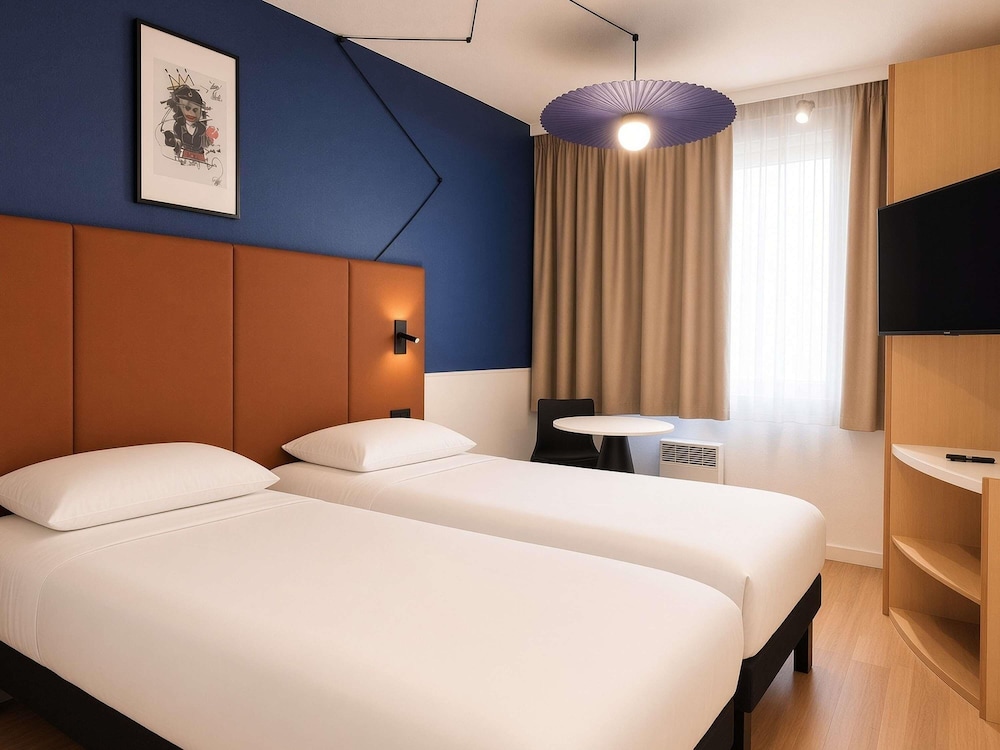 Ibis Lyon Est Bron 18/67