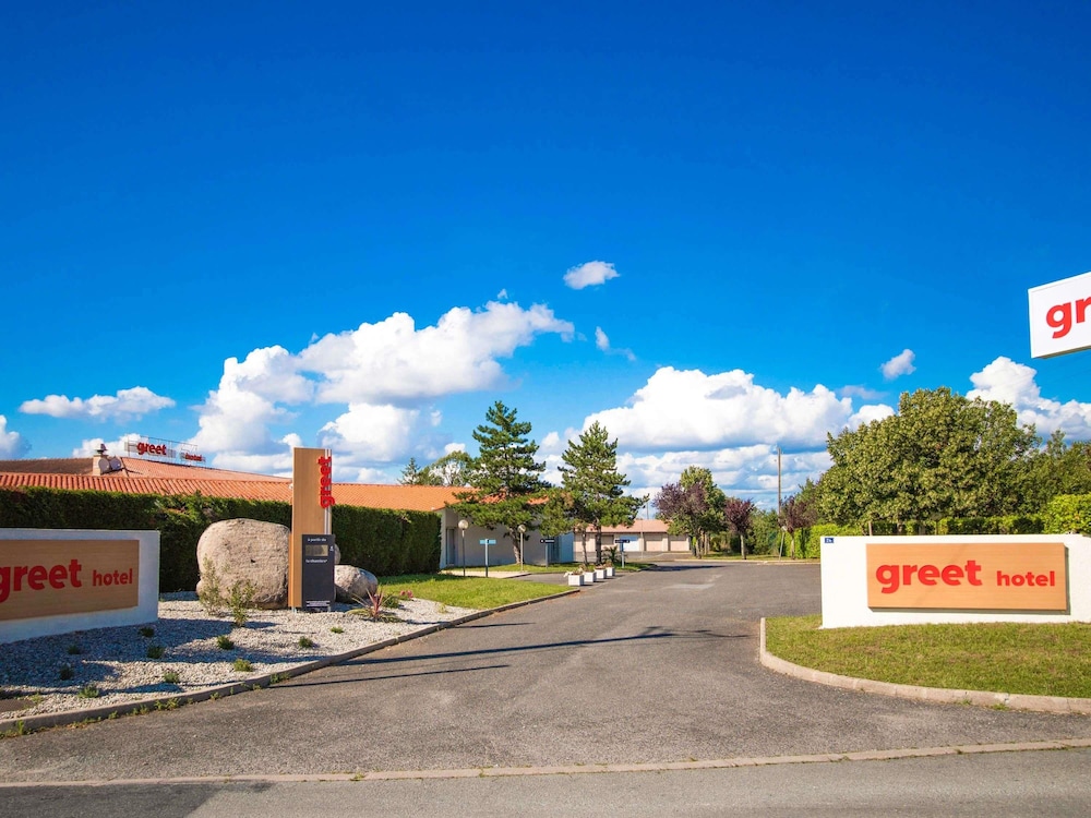 Greet Hotel Castres Saix 60/71