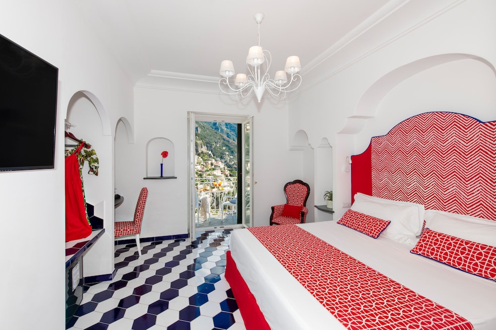 DELUXE, DOUBLE BED, SEA VIEW