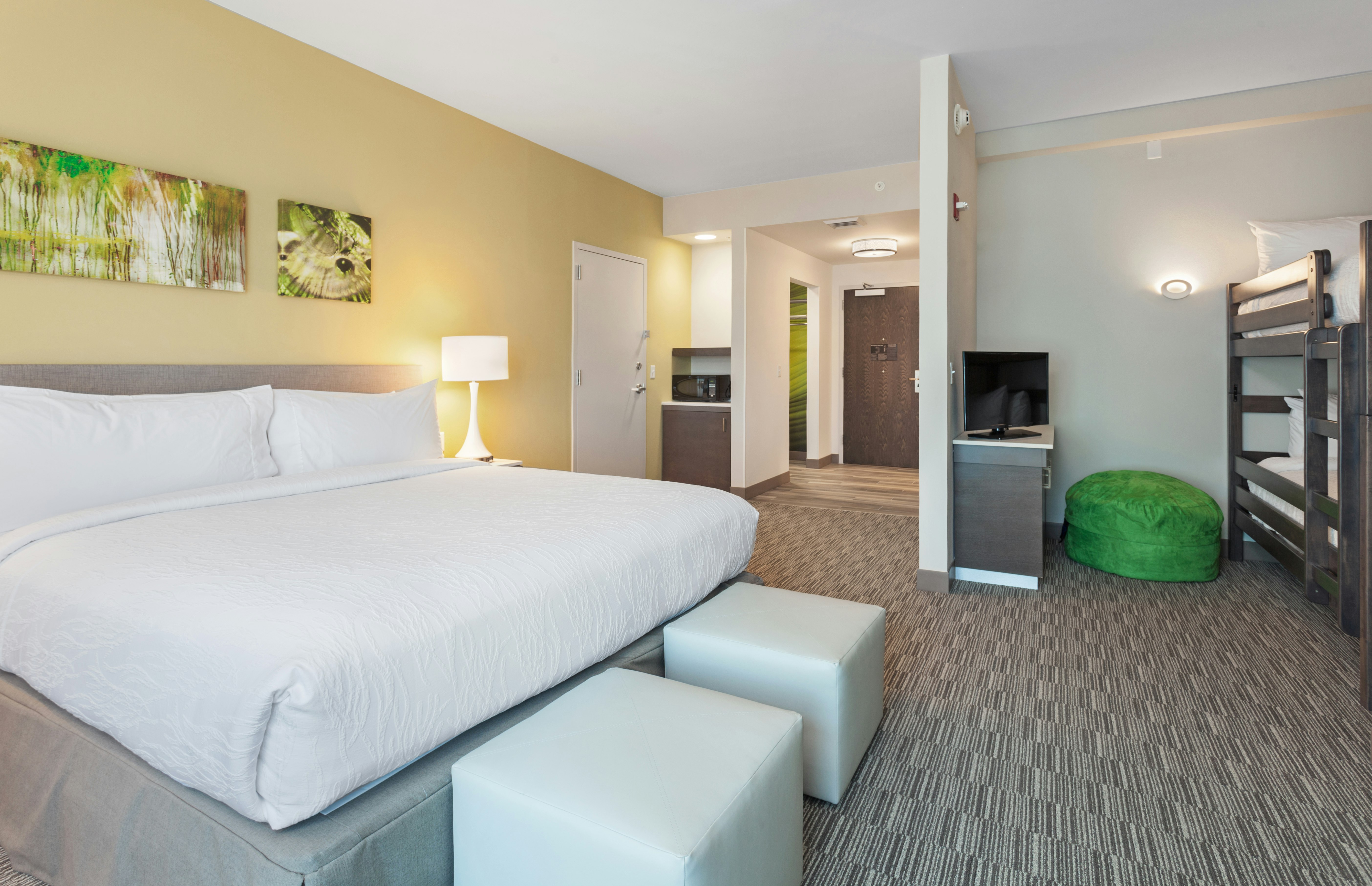 Junior Suite, King Bed, Pool or Gulf View