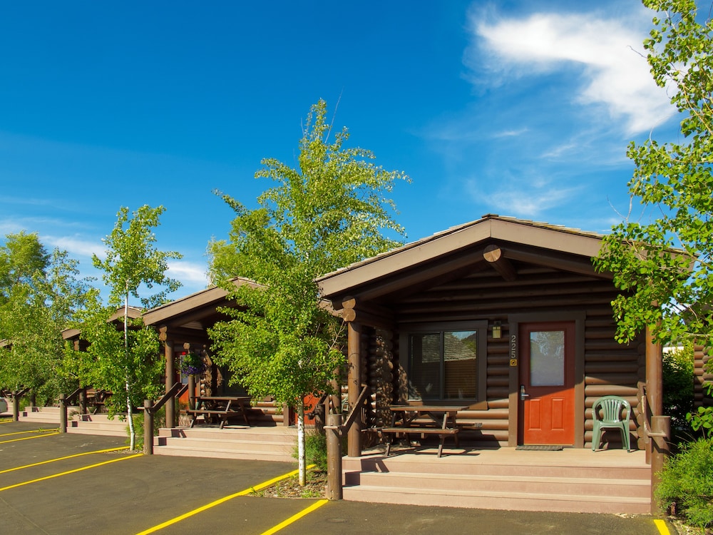Elk Country Inn 63/68