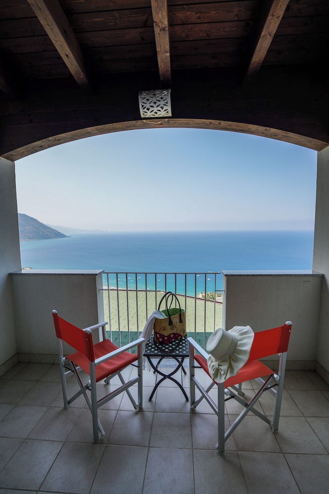 GH Avalon Sikani Resort 41/69