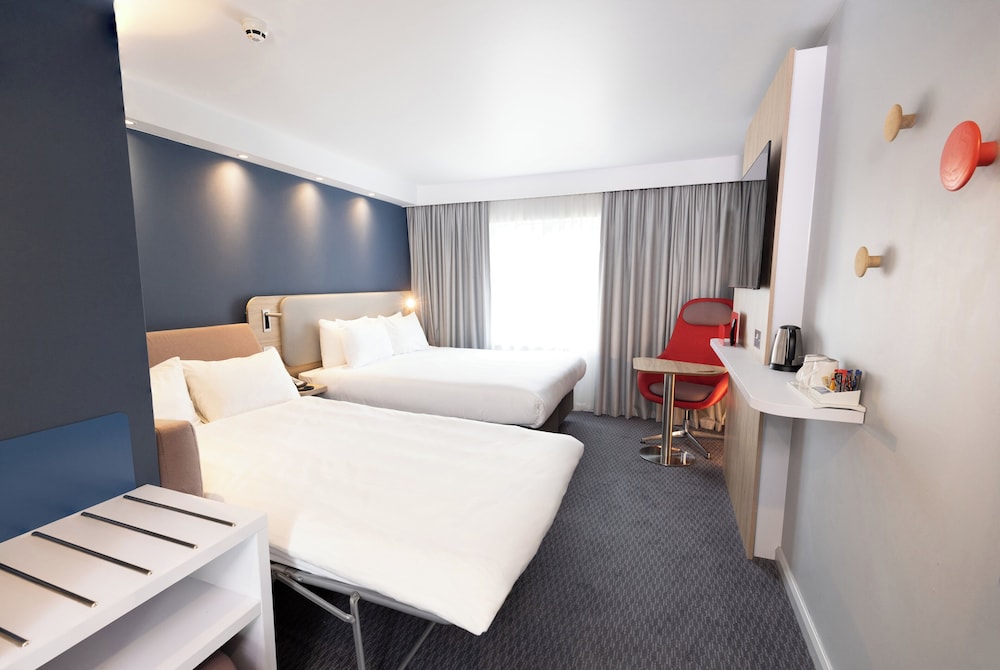 غرفة قياسية بسرير مزدوج مع أريكة، Holiday Inn Express Windsor 4/10