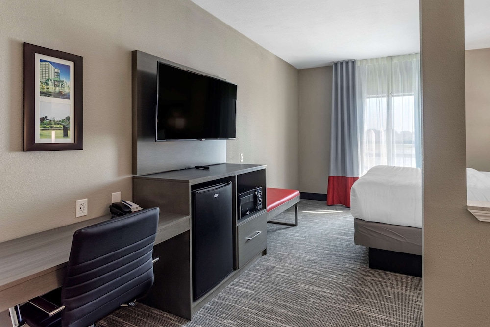 Comfort Inn & Suites Olive Branch Old Towne 33/39