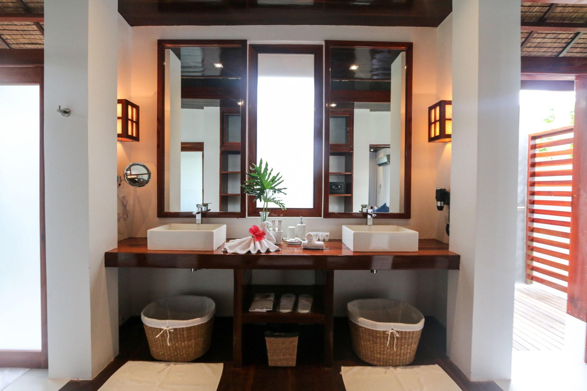 Isla Cabana Resort 80/100