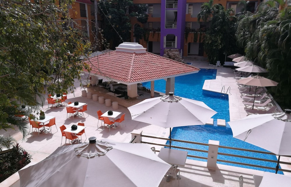 Adhara Hacienda Cancun 11/69