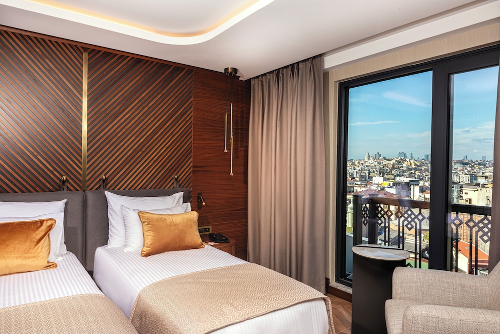 Levni Istanbul Hotel Handwritten Collection 28/81