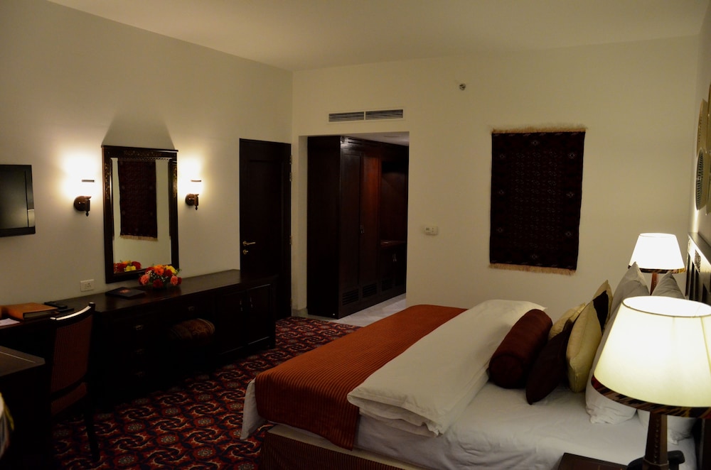 DUSHANBE SERENA HOTEL 25/70