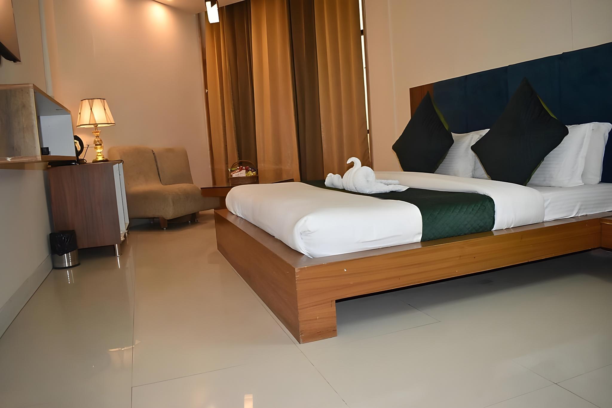 Super Deluxe Room ( Airport View )