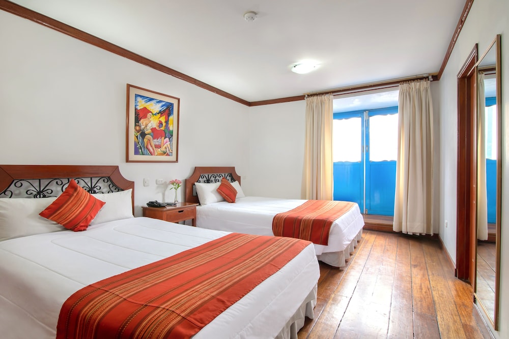 SUPERIOR, TWIN BEDS, PRIVATE BATHROOM