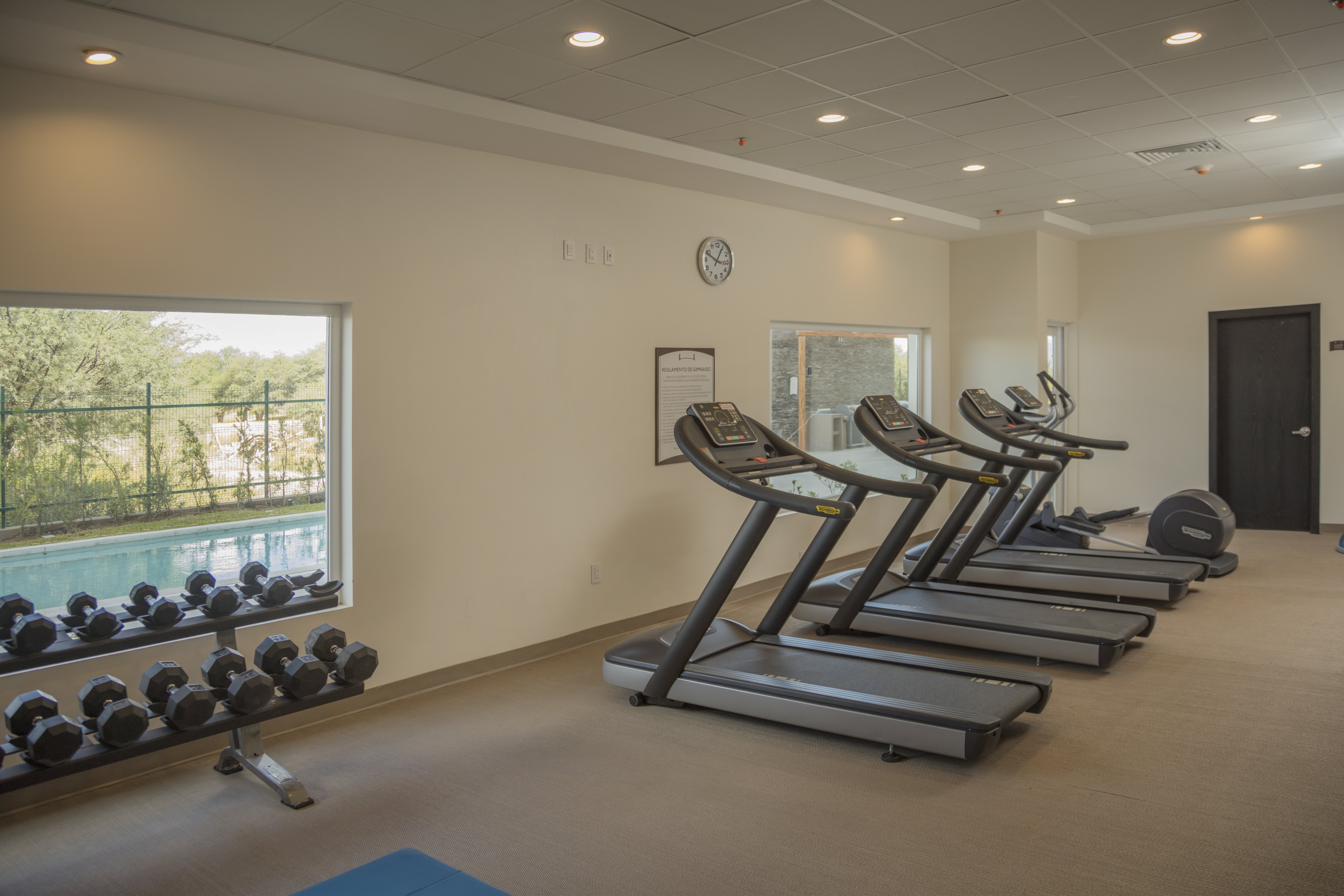 Staybridge Suites Silao 31/60