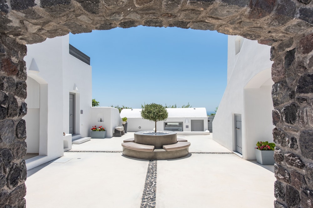 White Harmony Suites 27/69