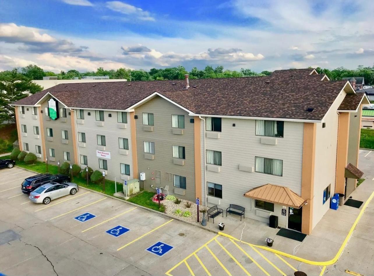 Econo Lodge Quincy 3/15