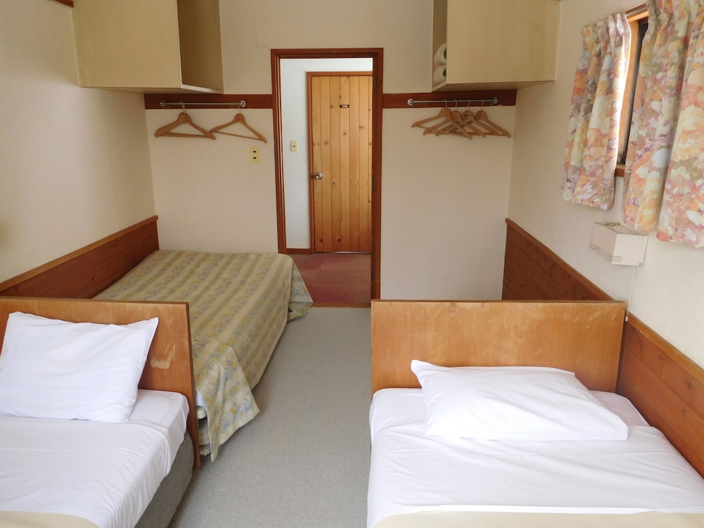 ROOM, TWIN BEDS, WITH EXTRA BED