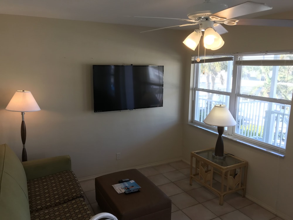 Miramar Resort 23/50