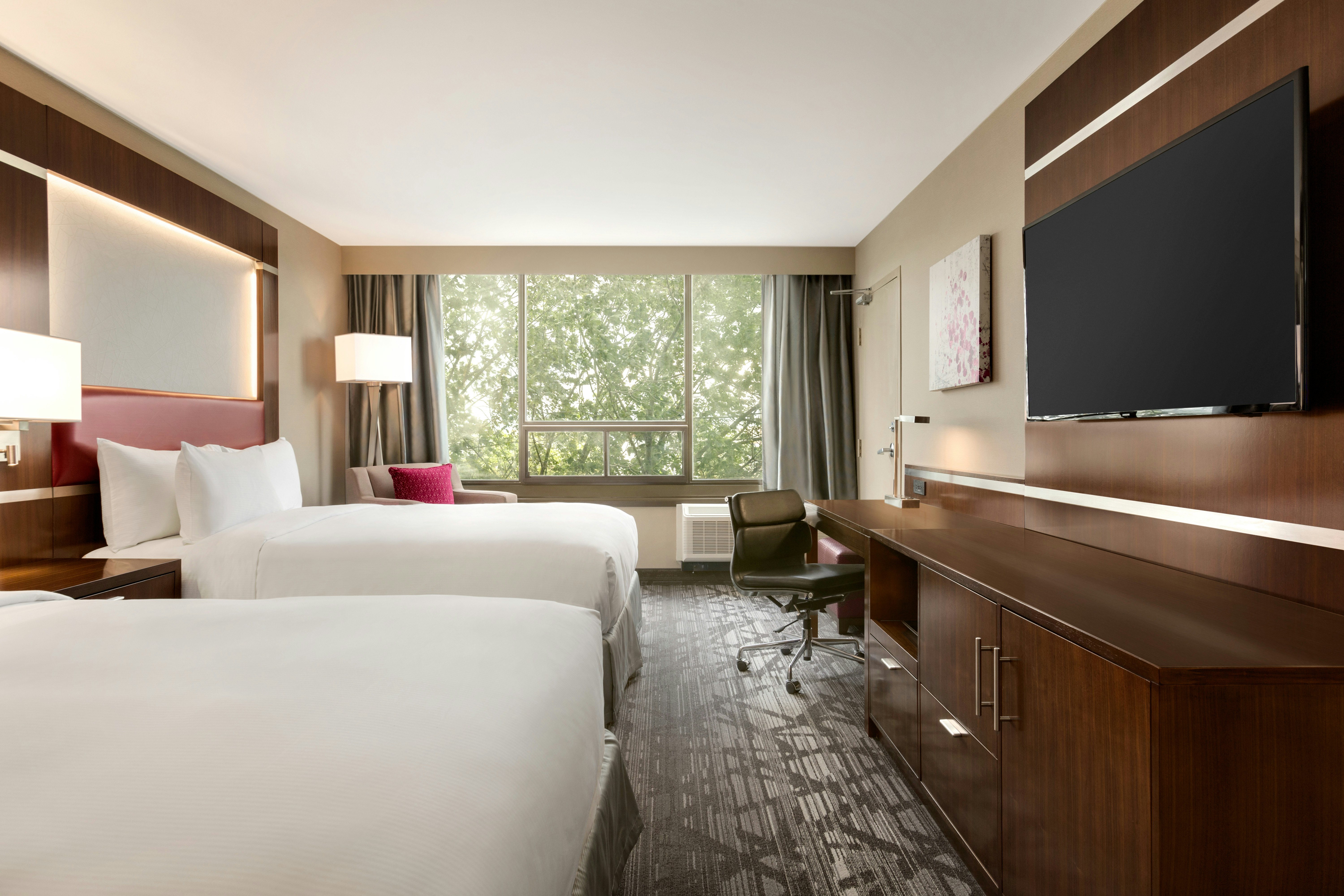 Deluxe, 2 Queen beds