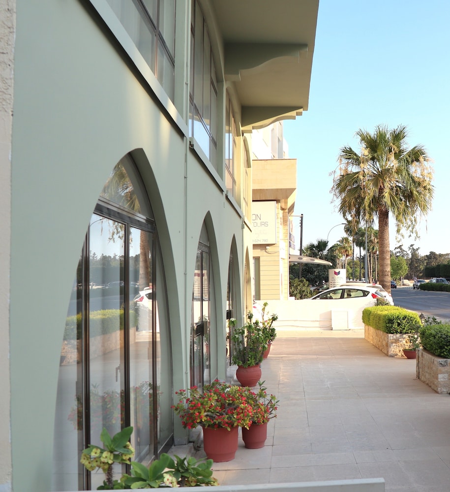 Layiotis Hotel Apartments 3/23