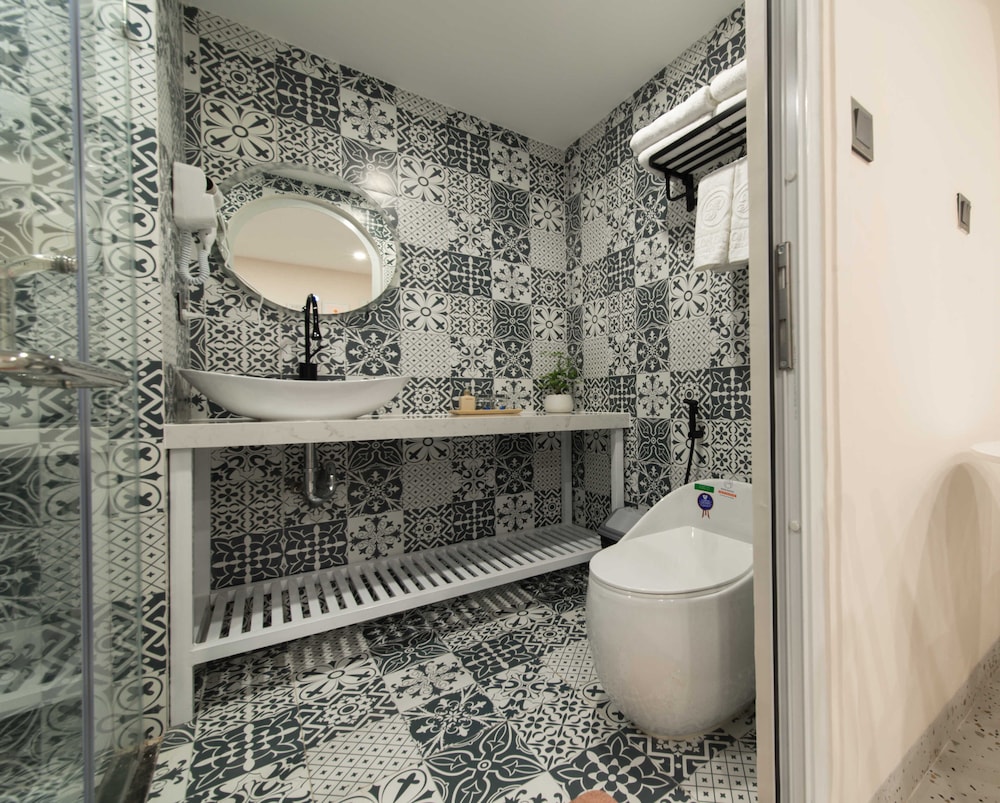 Pavillon Garden Hotel & Spa 68/71