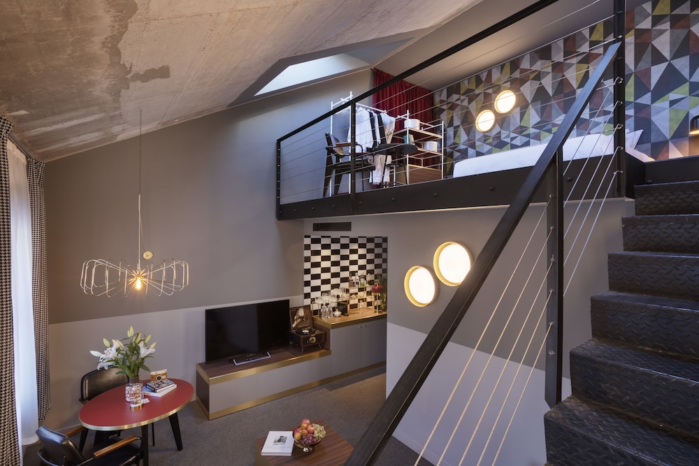 Stories Boutique Hotel 58/72