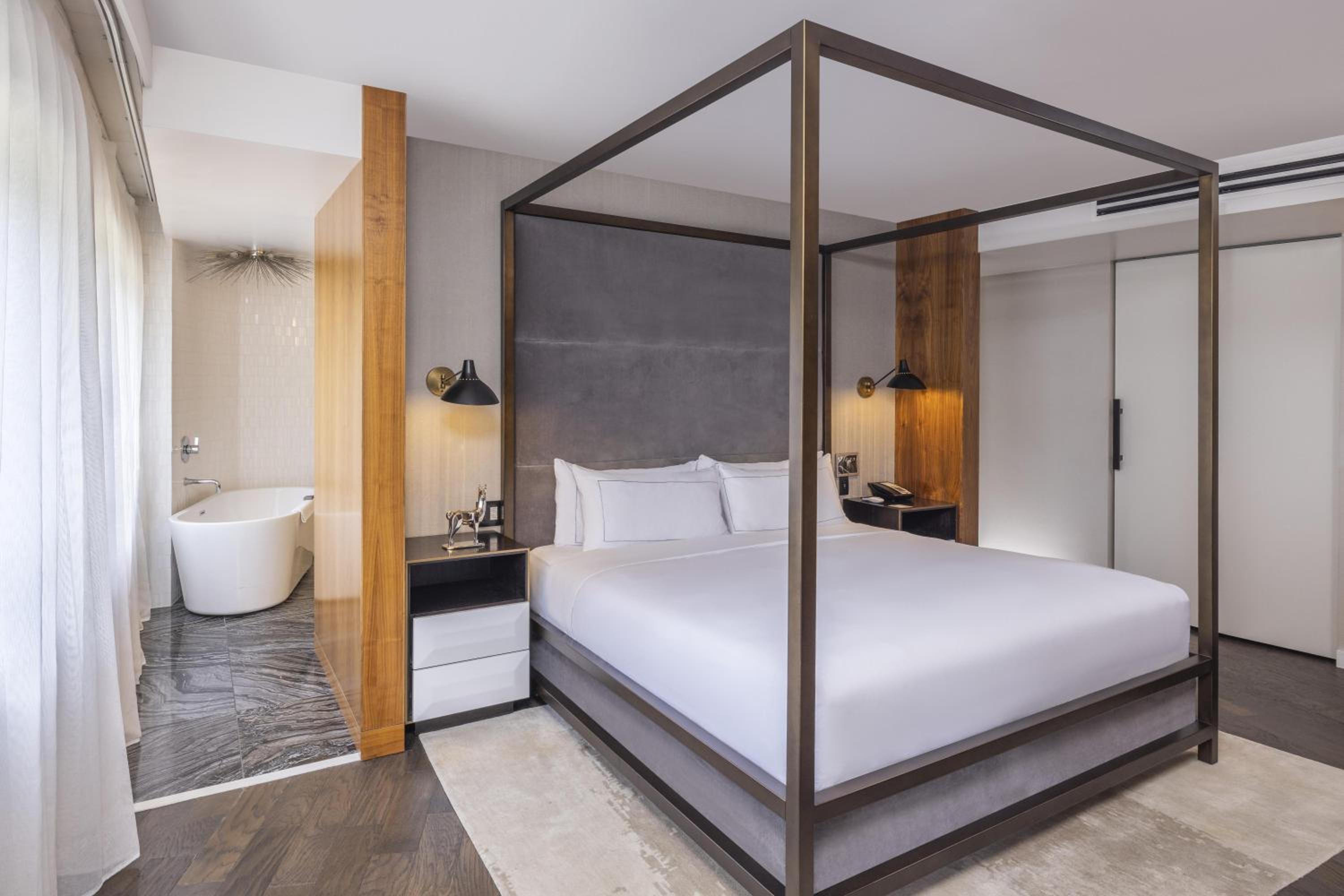 1 Bedroom, Presidential, Suite, King Bed, Sofa