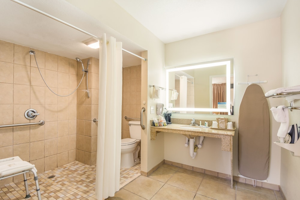 Quality Inn Bradenton Sarasota North 30/44