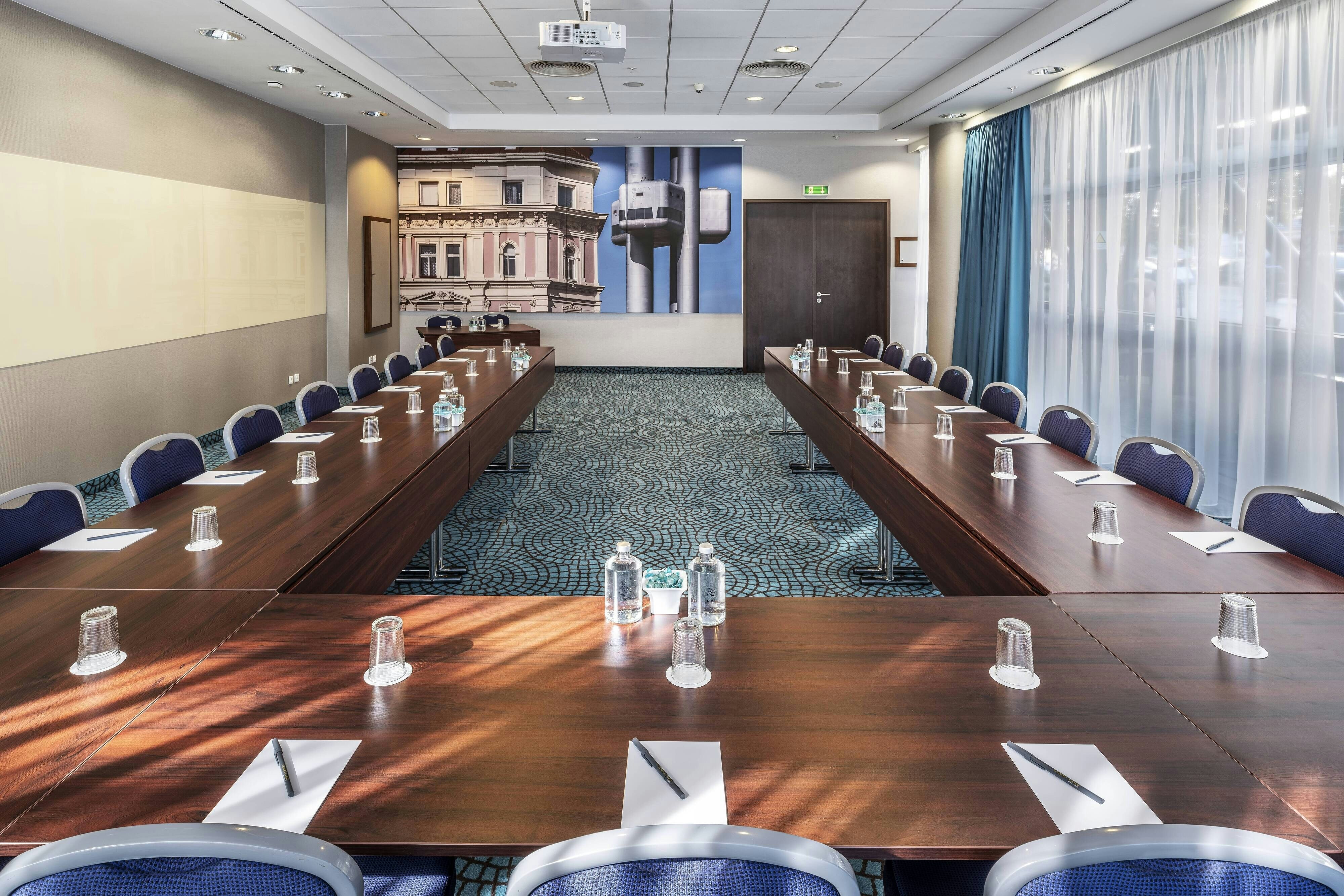 Courtyard By Marriott Prague City 48/54