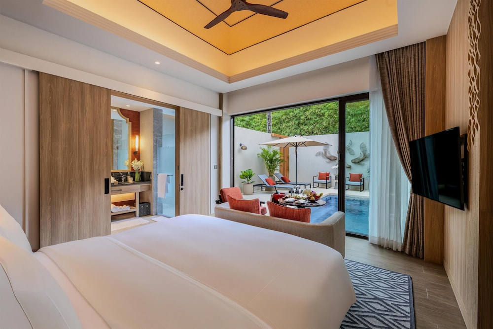 Anantara Layan Phuket Resort 24/57