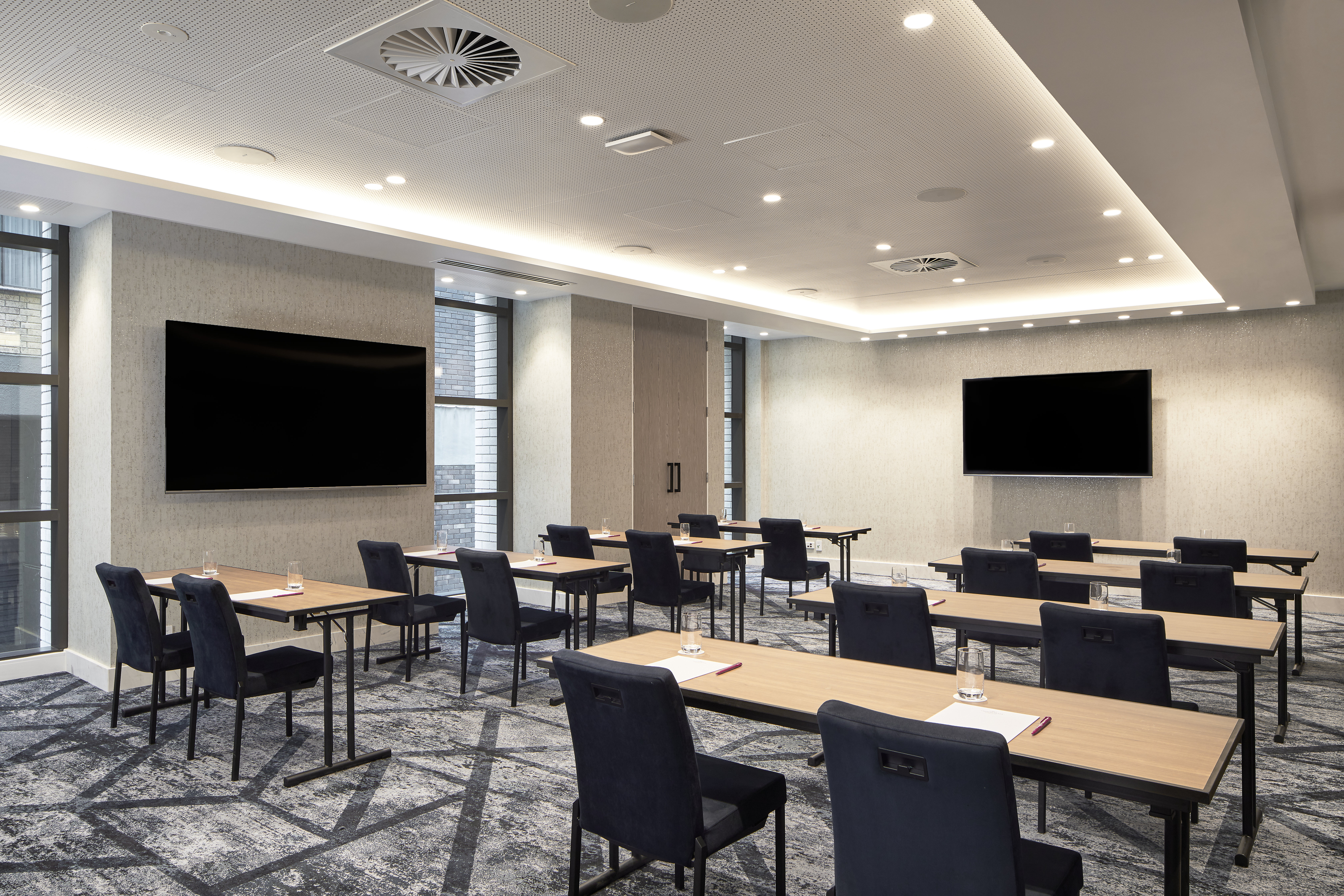 Crowne Plaza Sydney Darling Harbour 65/81