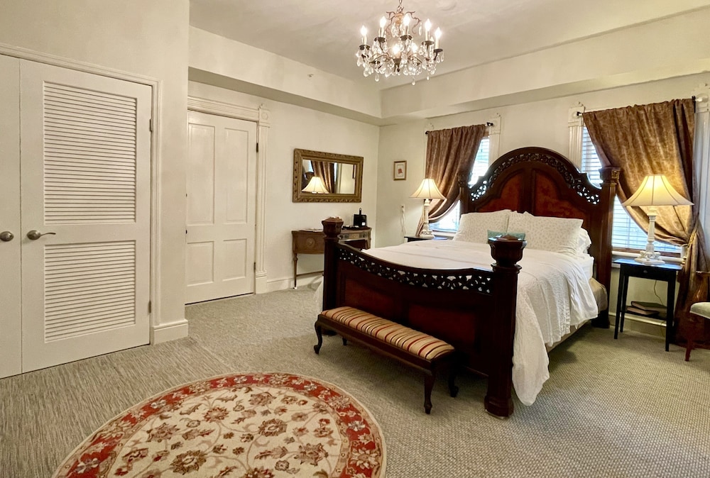 Amethyst Garden Inn 13/62