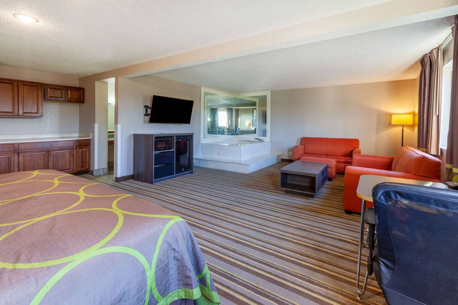 Super 8 By Wyndham Roseville/Detroit Area 24/44