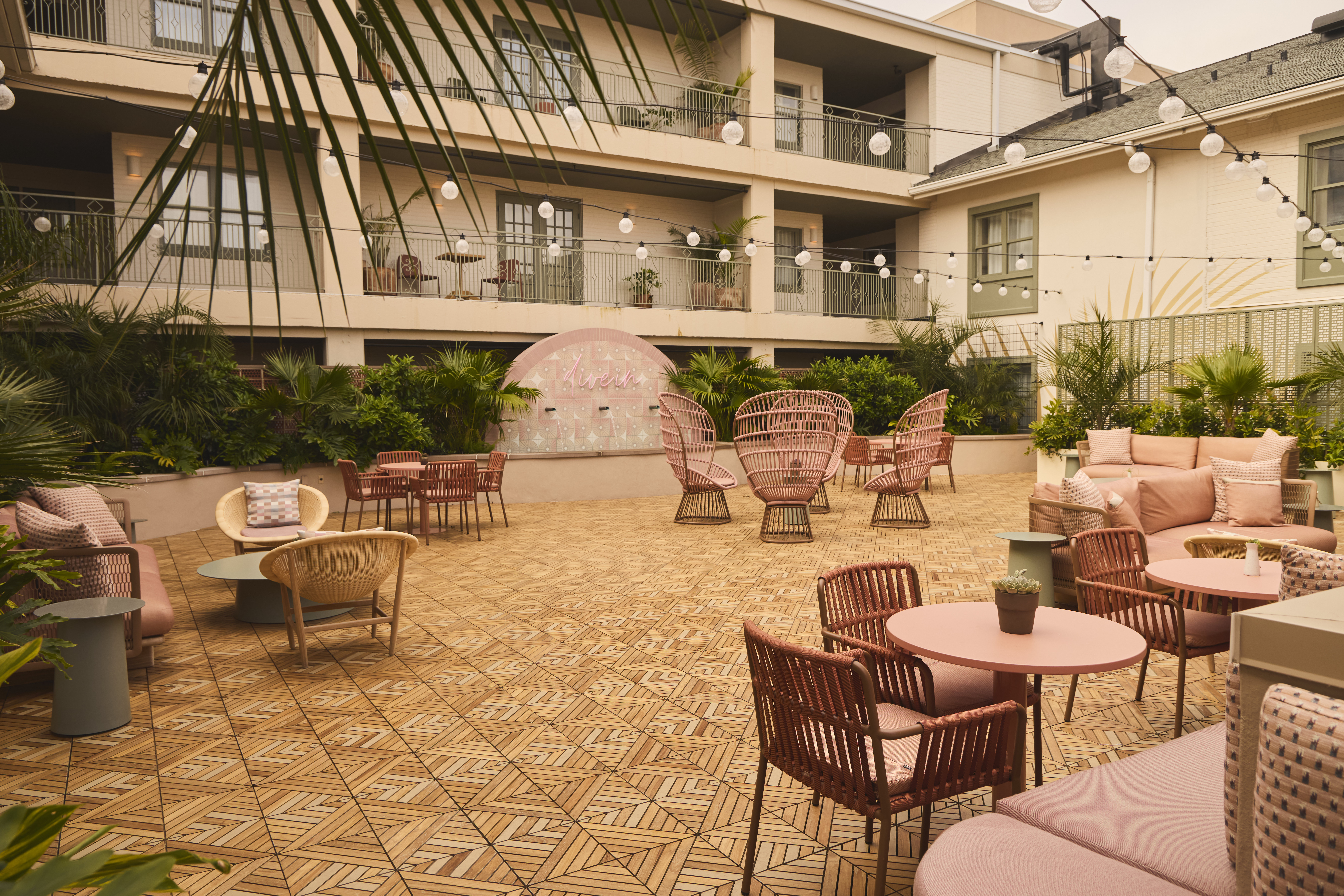The Ryder Hotel 60/67