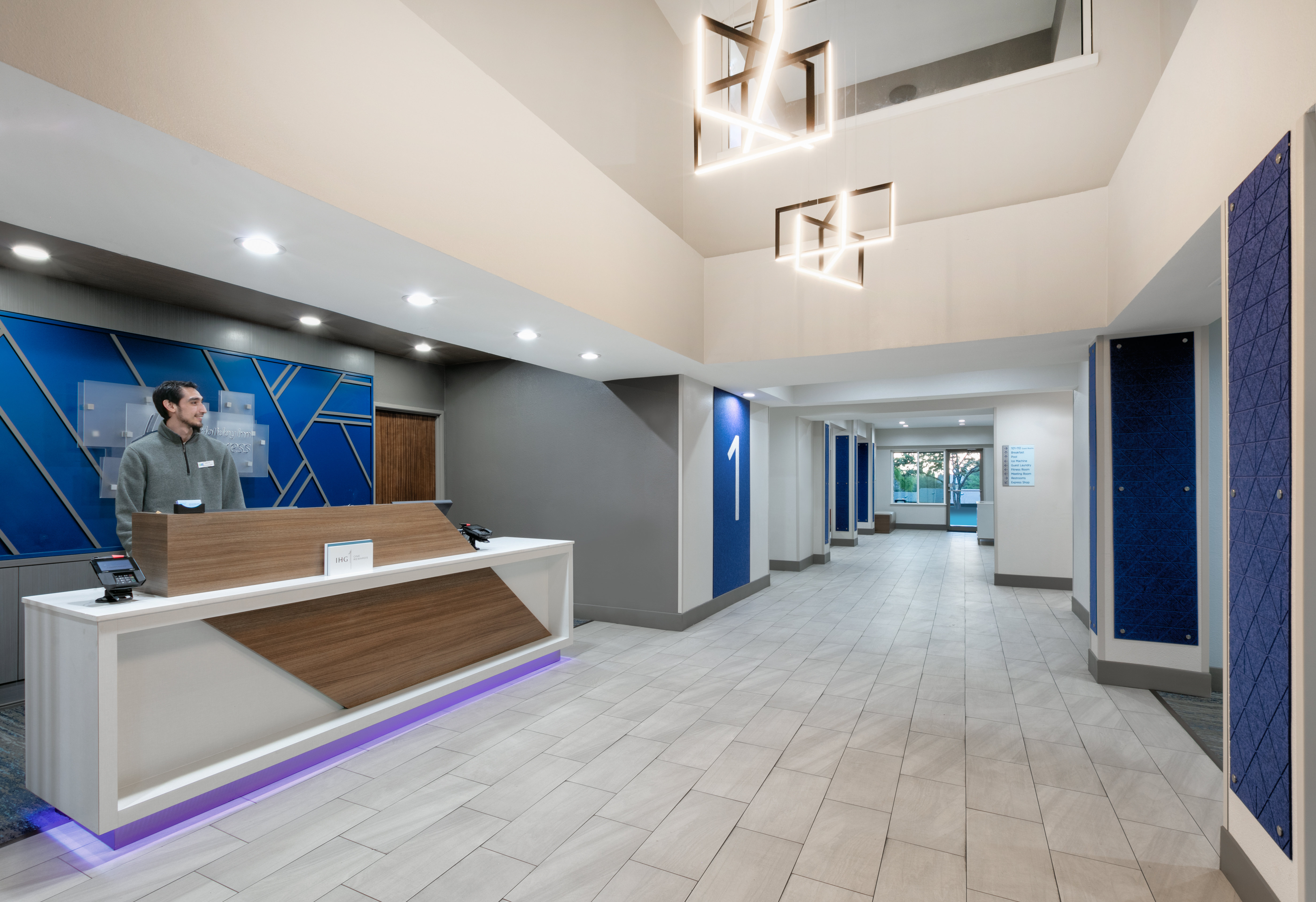 Holiday Inn Express Hotel And Suites Dallas Park Central Northeast 7/56