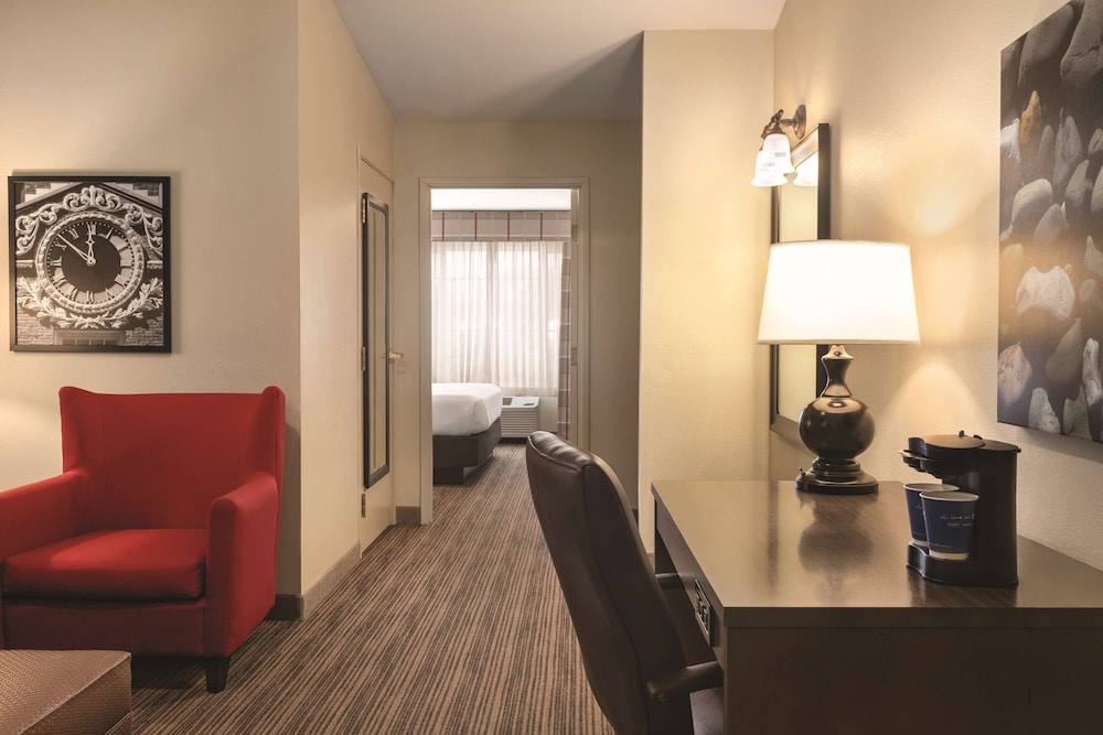 Country Inn & Suites by Radisson, Albert Lea - Austin 17/35