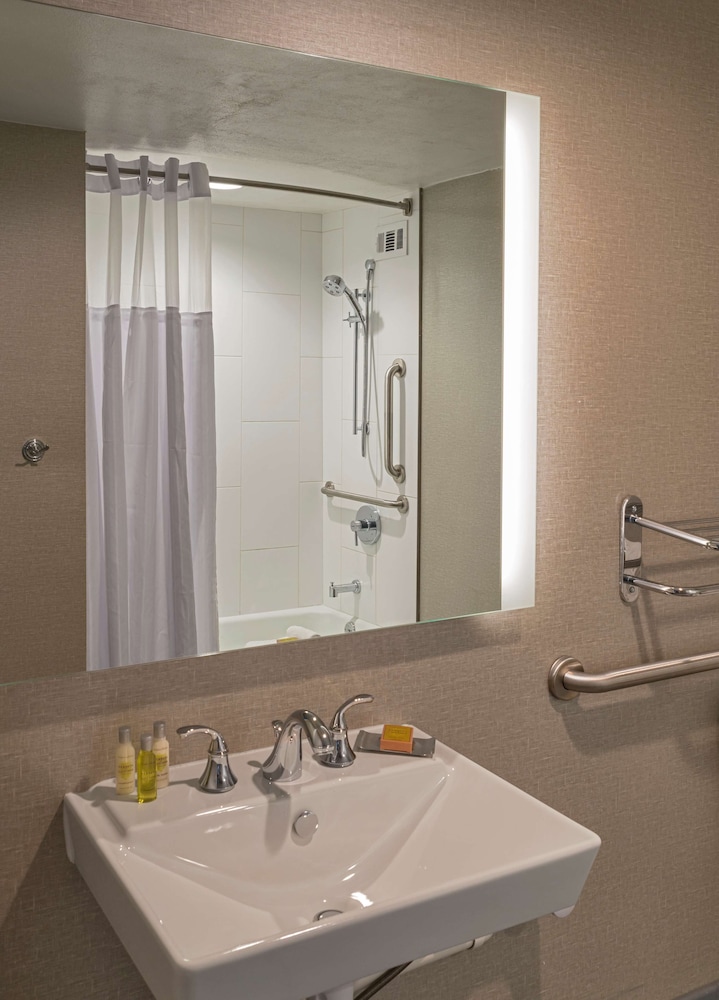 Doubletree By Hilton Austin 26/60
