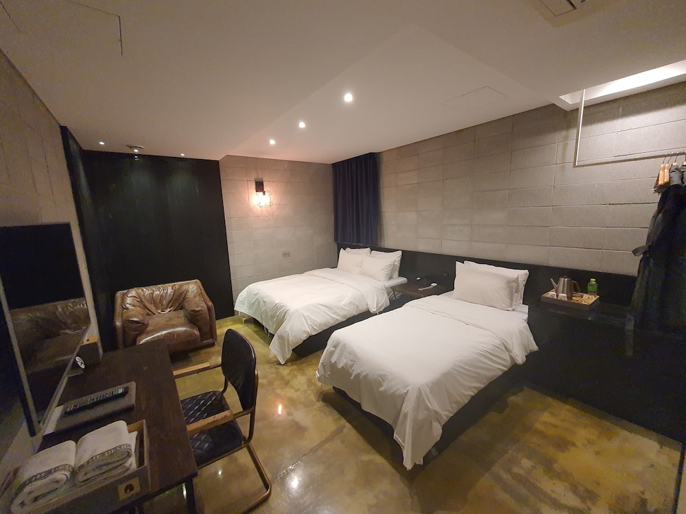 HOTEL THE DESIGNERS KONDAE 28/71