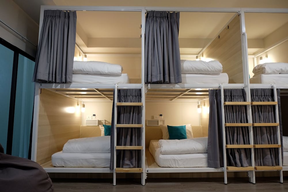 FEMALE DORM, FEMALE ONLY