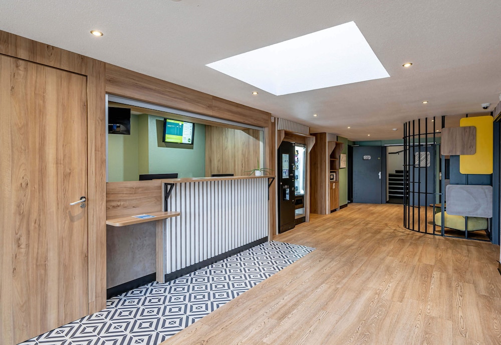 Lobby at B&B HOTEL Bordeaux Merignac Aeroport, MERIGNAC